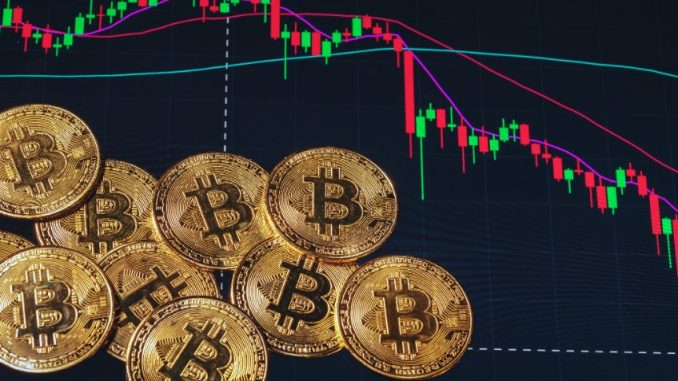 BTC slips below $22k as bearish trend thickens